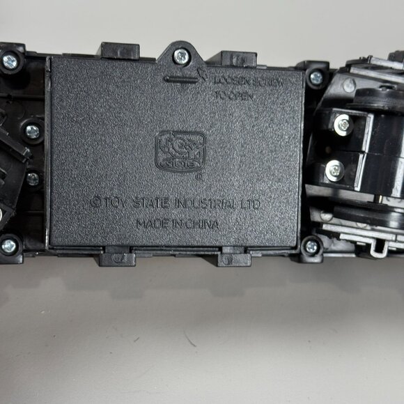 Caterpillar Yellow & Black Train Toy Set With Locomotive & Cargo Car Model - Picture 4 of 7